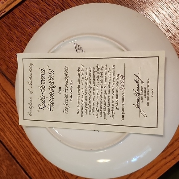 Hamilton Collection Ruby Throated Humming Birds.. 8" with certificate - Picture 3 of 3